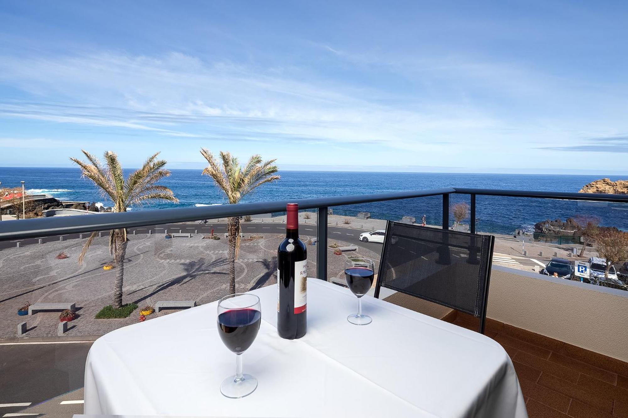 Perola Views Inn By Madeira Sun Travel ポルト・モニス エクステリア 写真