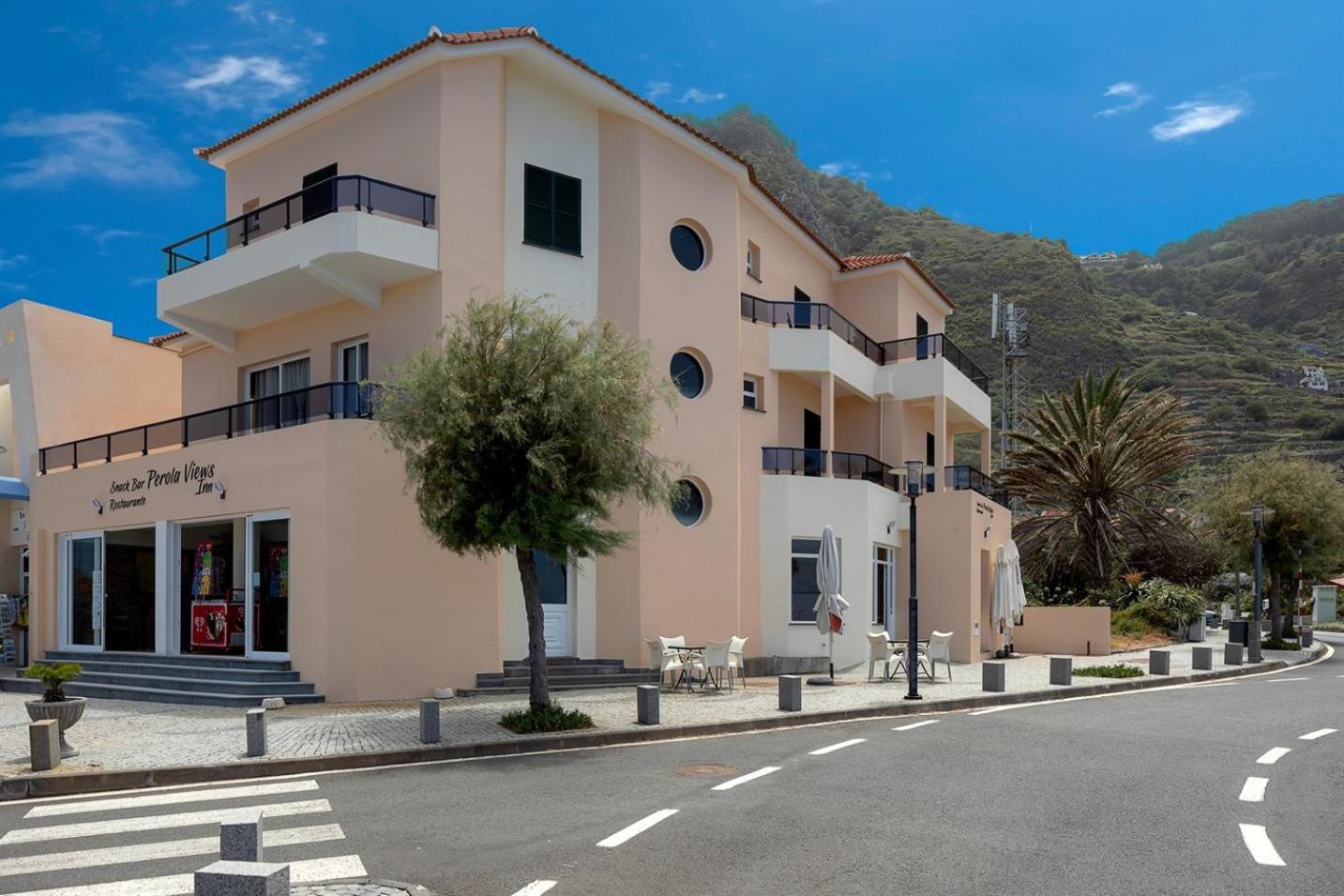 Perola Views Inn By Madeira Sun Travel ポルト・モニス エクステリア 写真