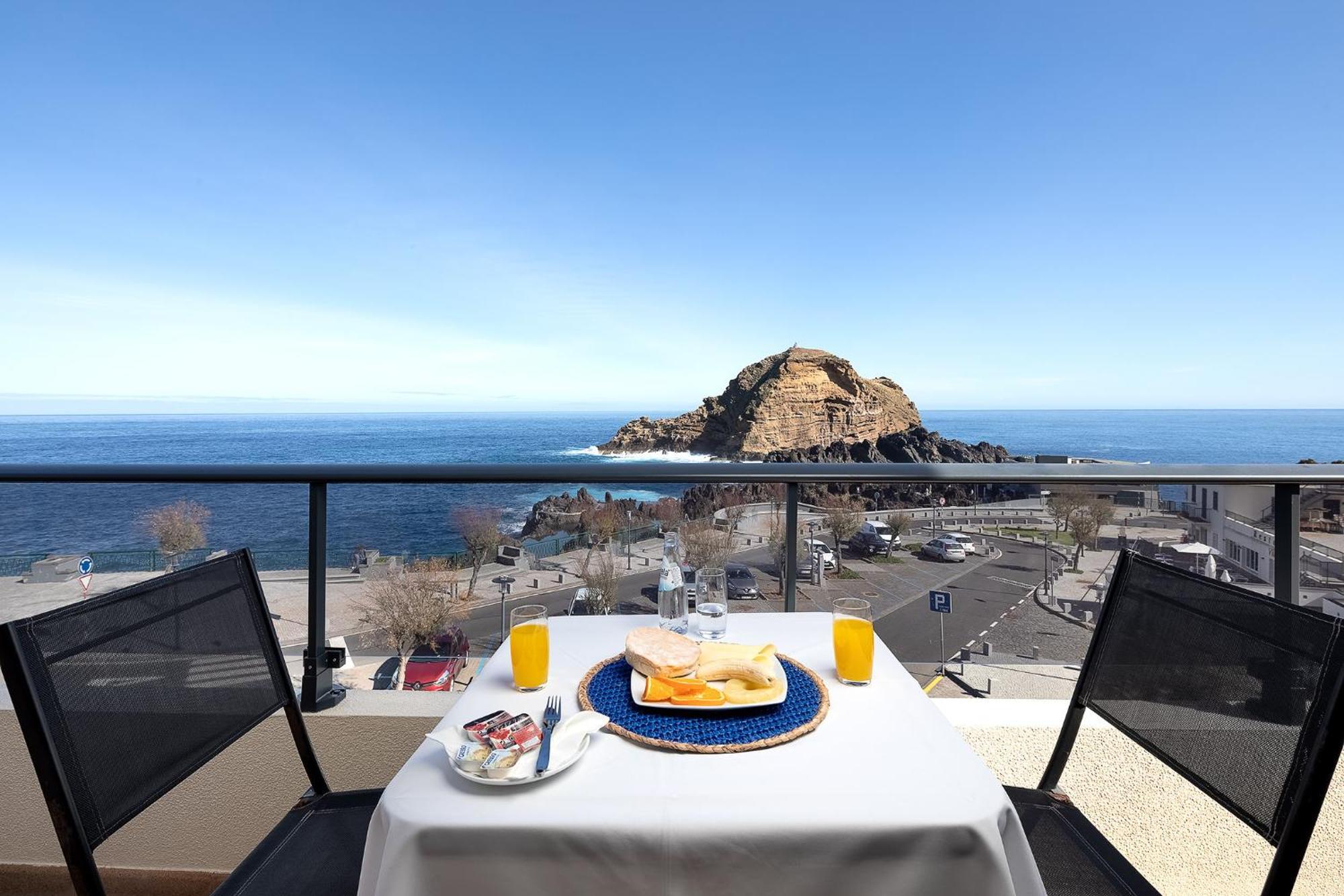 Perola Views Inn By Madeira Sun Travel ポルト・モニス エクステリア 写真